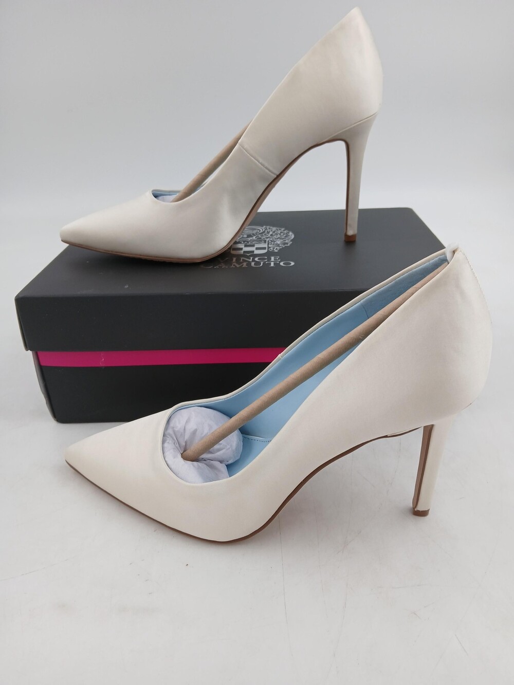 Vince Camuto VC-SAVILLA Shoes Womens White Satin Heels Pumps Dress Size 7.5M